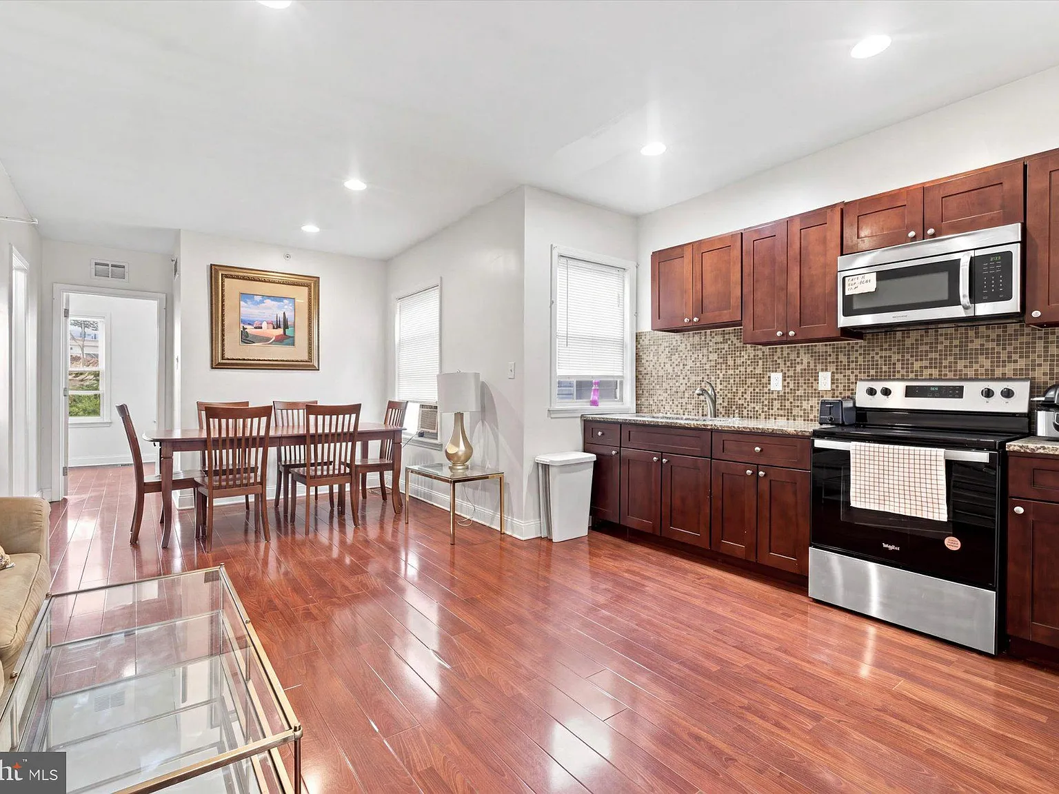 3 bed, 2.0 bath, 1000 sqft, $1,750 — Photo 4