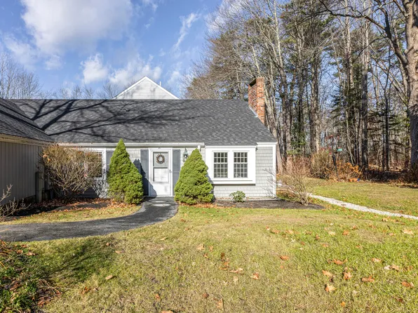 41 Colonial Village #41, Falmouth, ME 04105