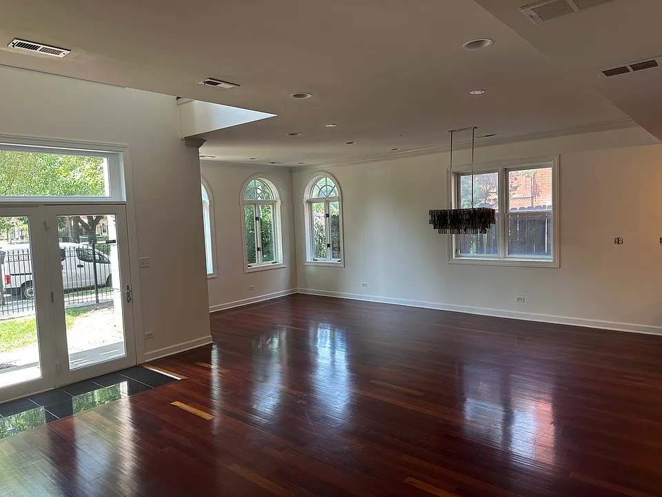 4043 S Drexel Blvd #101