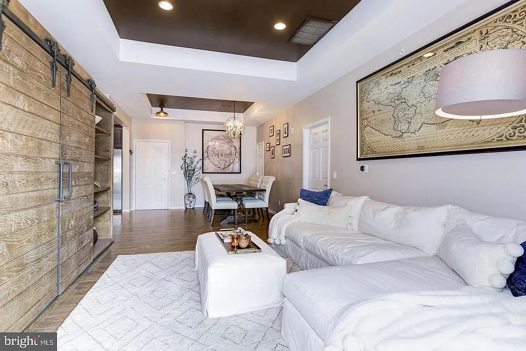 2 bed, 2.0 bath, 1212 sqft, $3,050 — Photo 1