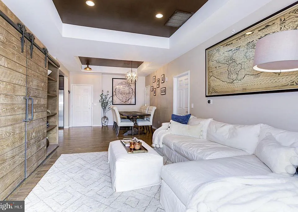 4042 Derby Ct
