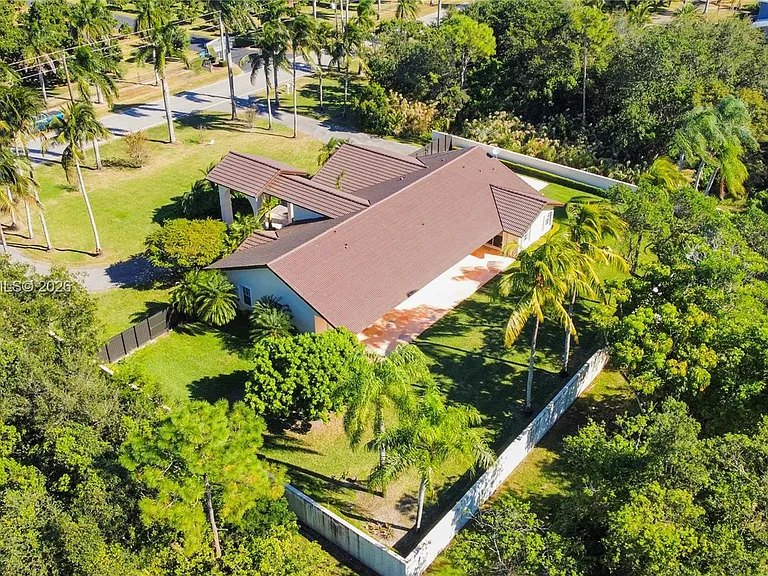 14350 SW 232nd St — Photo 13