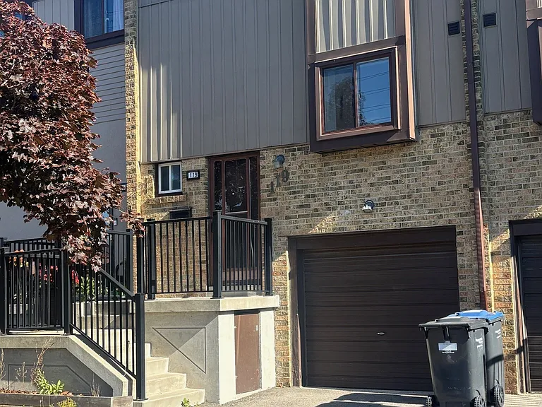 119 Moregate Cres — Photo 1