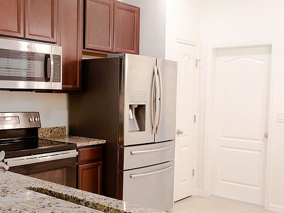 3rd image of 5179 Bay Isle Cir