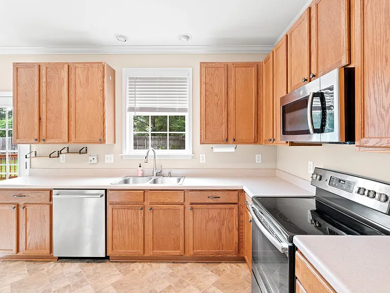 5612 Slaytenbush Ln — Photo 6