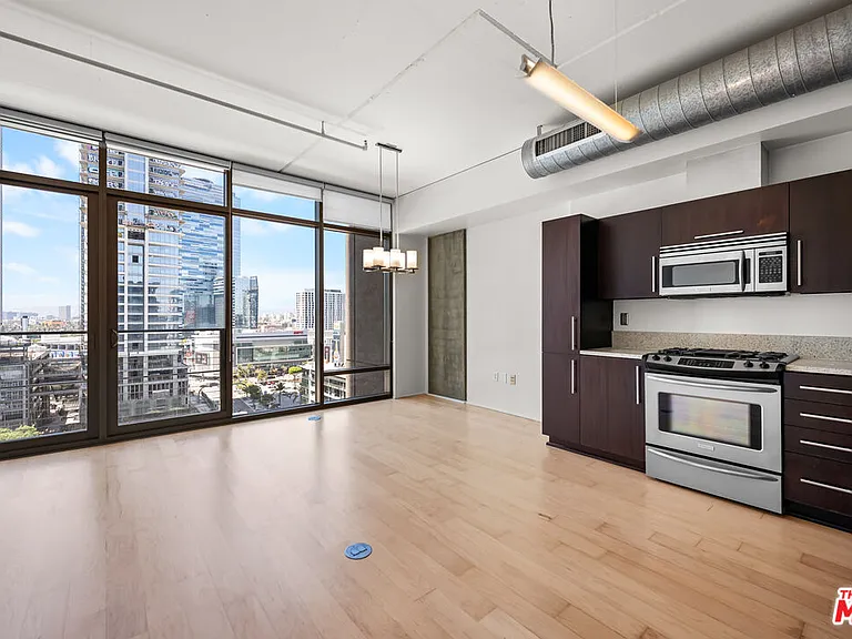 1100 S Hope St #1410 — Photo 41