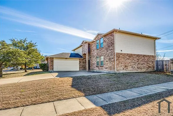 5 bed, 2826 sqft, $4,500 — Photo 3