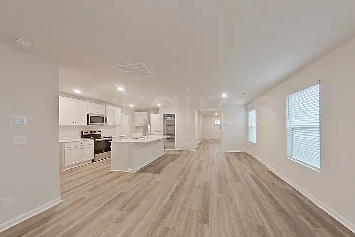 113 Inez Ave — Photo 3