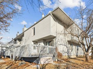 2117 Sky Line Dr, Waterloo, IA 50701