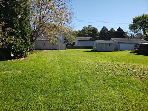 2nd image of 801 Salmon Ave