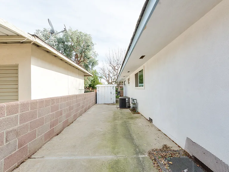 3105 Barnett St — Photo 22