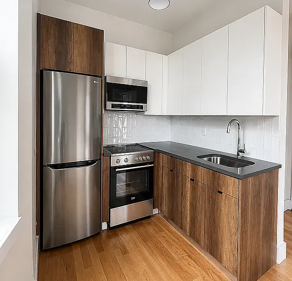 481 Evergreen Ave #2S — Photo 3