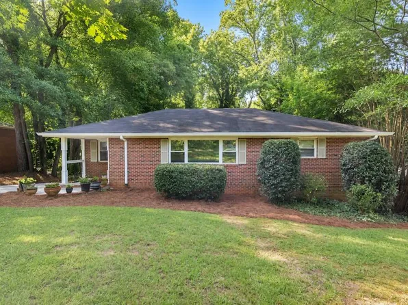 798 Pinehill Dr SE, Smyrna, GA 30080