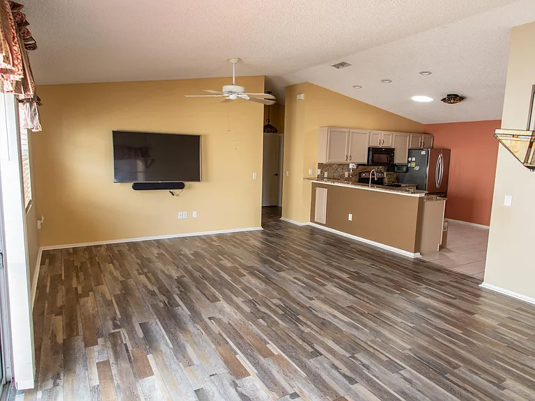 2810 Barboza Dr — Photo 3