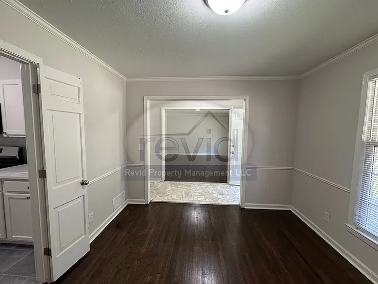 5467 Derron Ave — Photo 6