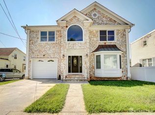 89 Sharot St, Carteret, NJ