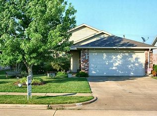 2928 Rocco Dr, Grand Prairie, TX 75052