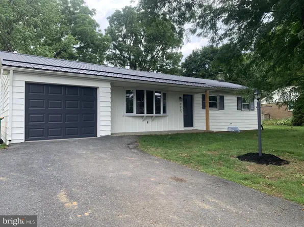 222 Robin Rd, Hershey, PA 17033