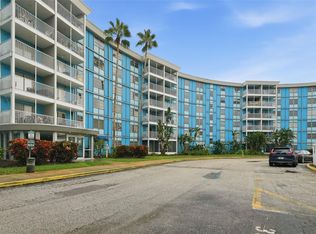 3315 58th Ave S APT 617, St Petersburg, FL 33712
