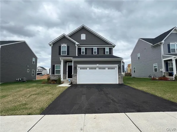 815 Blackheath Ln N, Catasauqua, PA 18032
