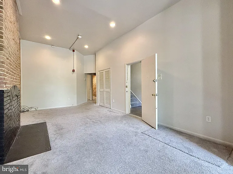 1502 W Mount Royal Ave #1 — Photo 9