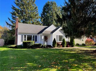 896 S Grosvenor Rd, Rochester, NY 14618