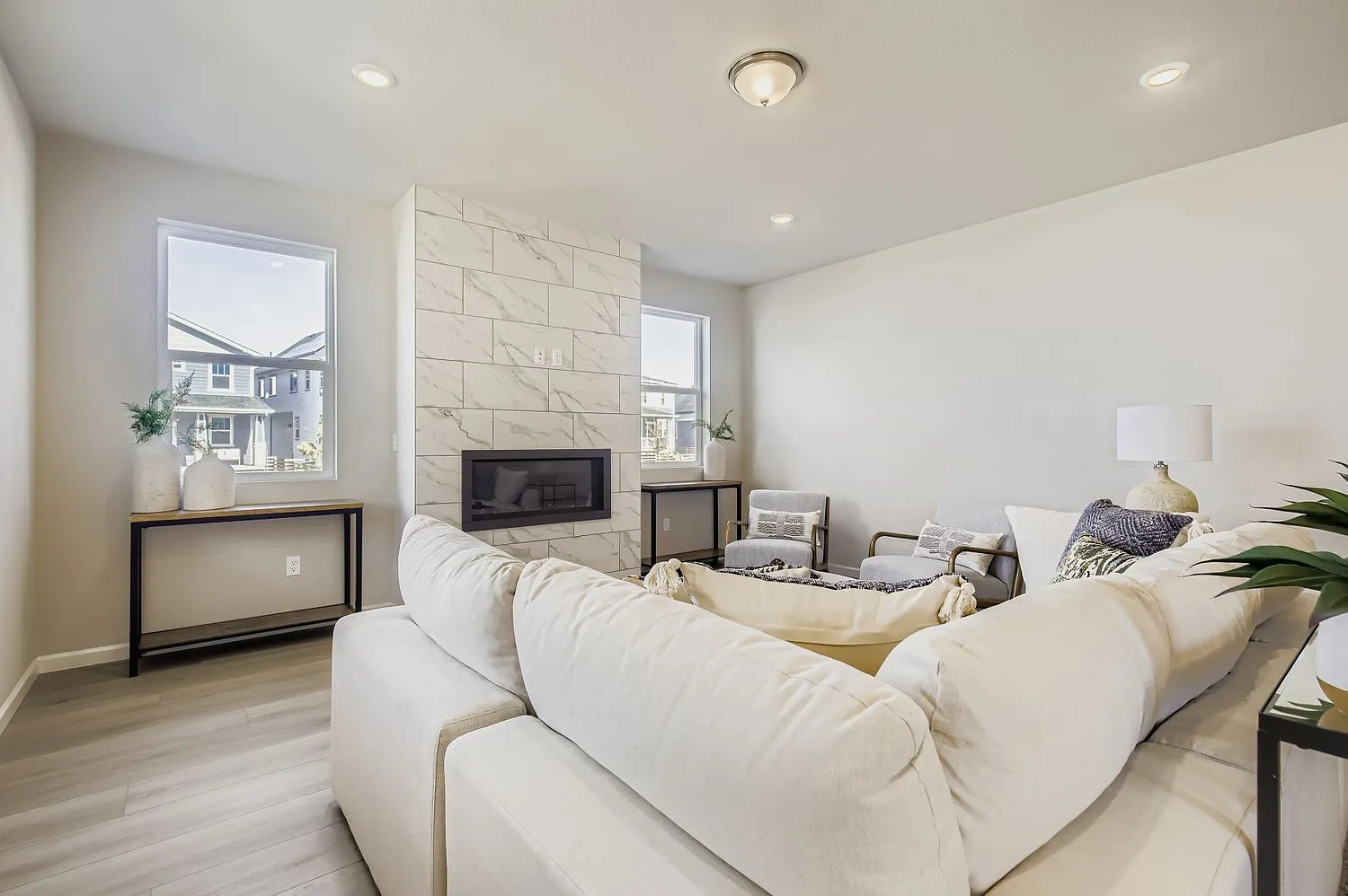 2 bed, 1400 sqft, $1,300 — Photo 2