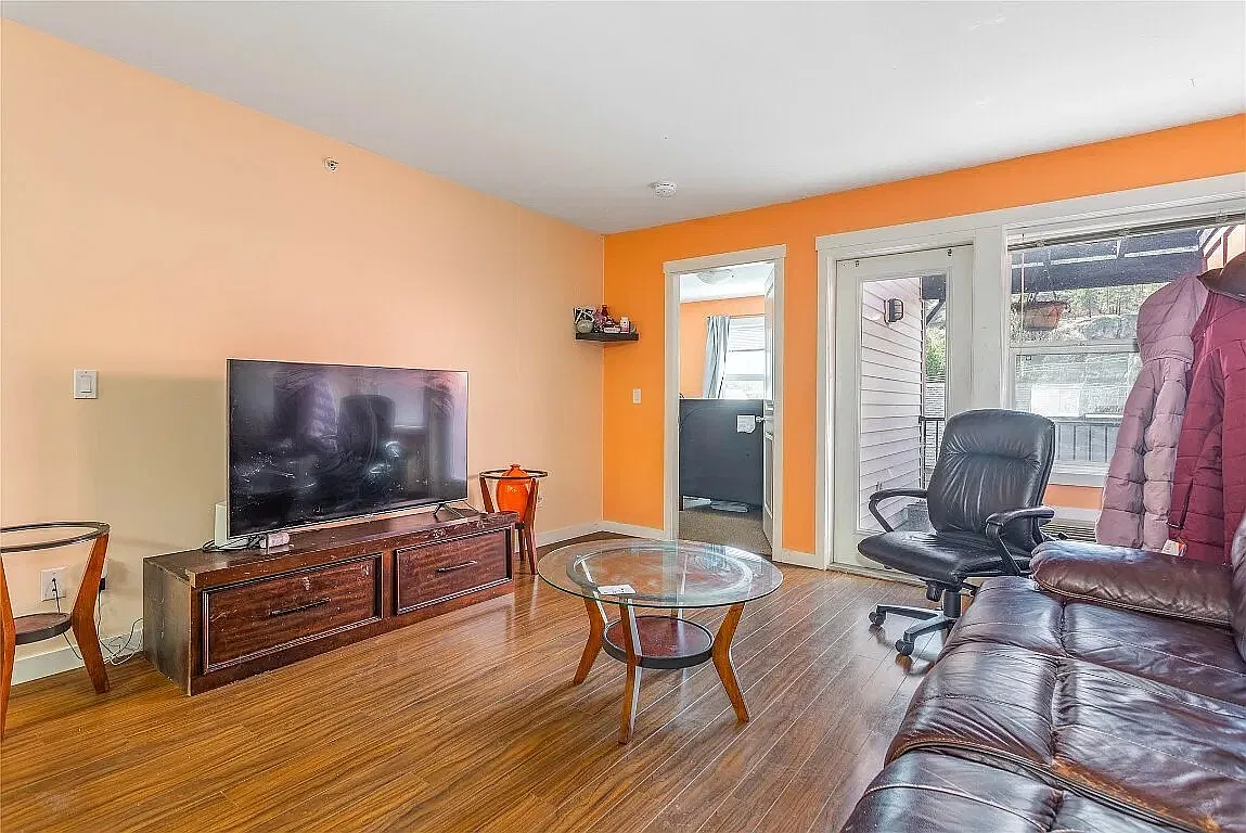 2 bed, 790 sqft, $2,000 — Photo 2