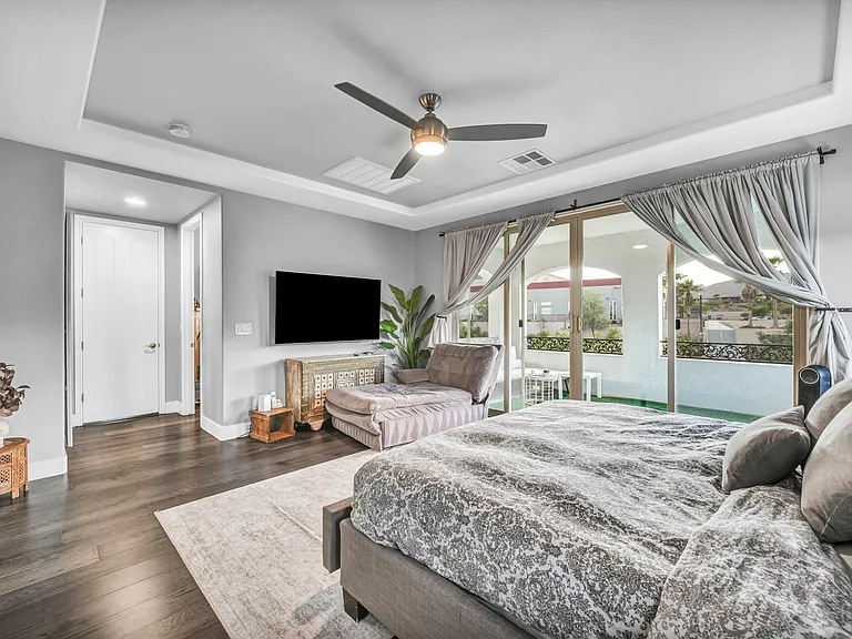233 Castellari Dr — Photo 38