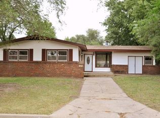 1314 E Cloverdale Dr, Wichita, KS 67219