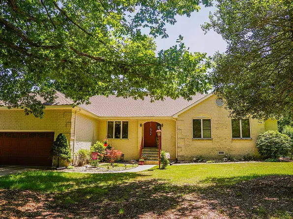 11643 Red Cedar Dr, Disputanta, VA 23842