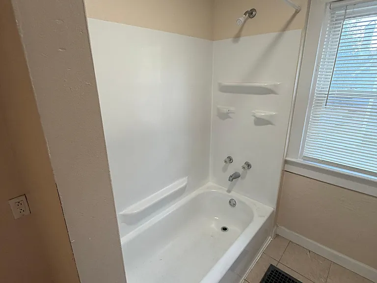 2414 S Wayne Ave — Photo 1