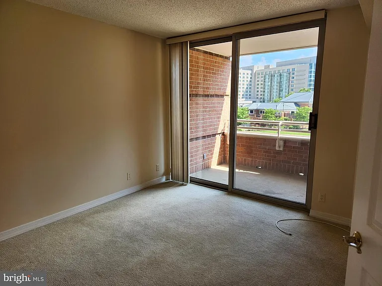 5809 Nicholson Ln #304 — Photo 15