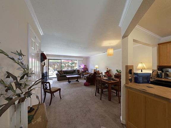 5th image of 448 Creekside Ln