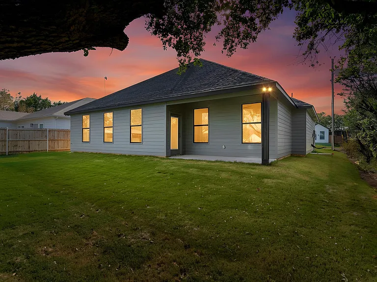 5105 Waterbury Ct — Photo 33