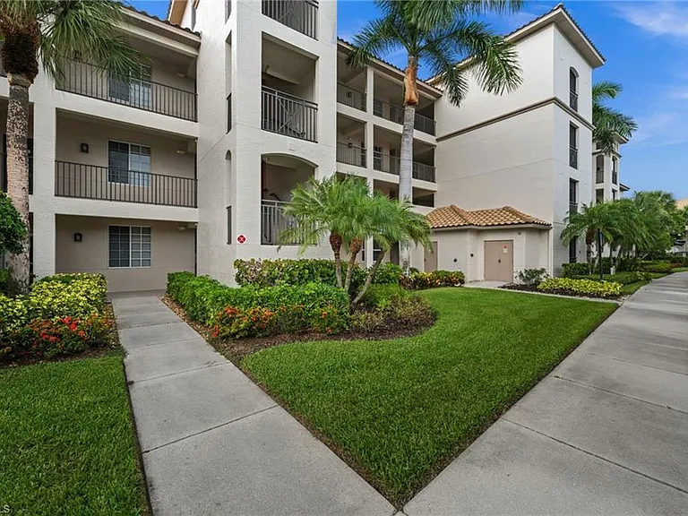 4670 Turnberry Lake Dr #305 — Photo 2