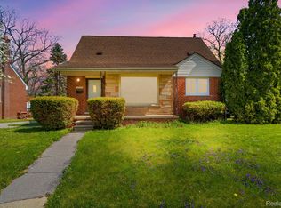24626 Woodcroft Dr, Dearborn, MI 48124