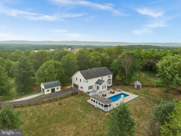 40320 Lovettsville Rd, Lovettsville, VA 20180