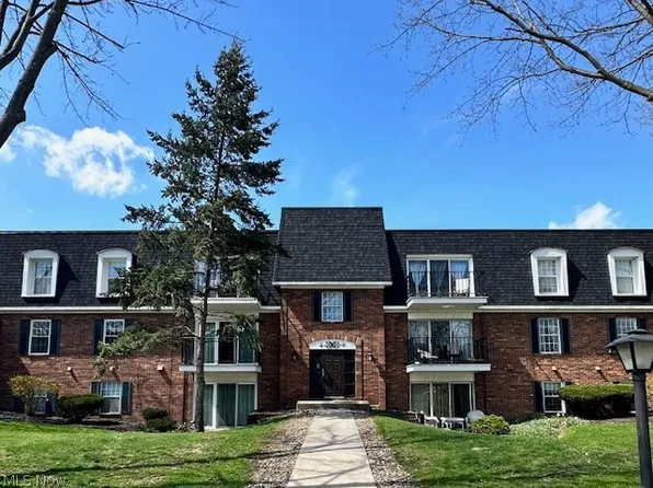 1900 King James Pkwy APT 202, Westlake, OH 44145