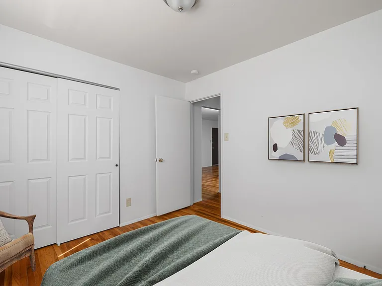 Charbonier Apartments — Photo 14