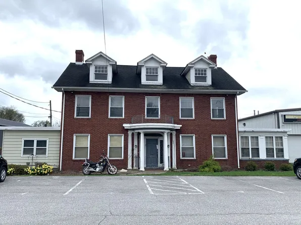 1460 Lincoln Way E APT 3, Chambersburg, PA 17202