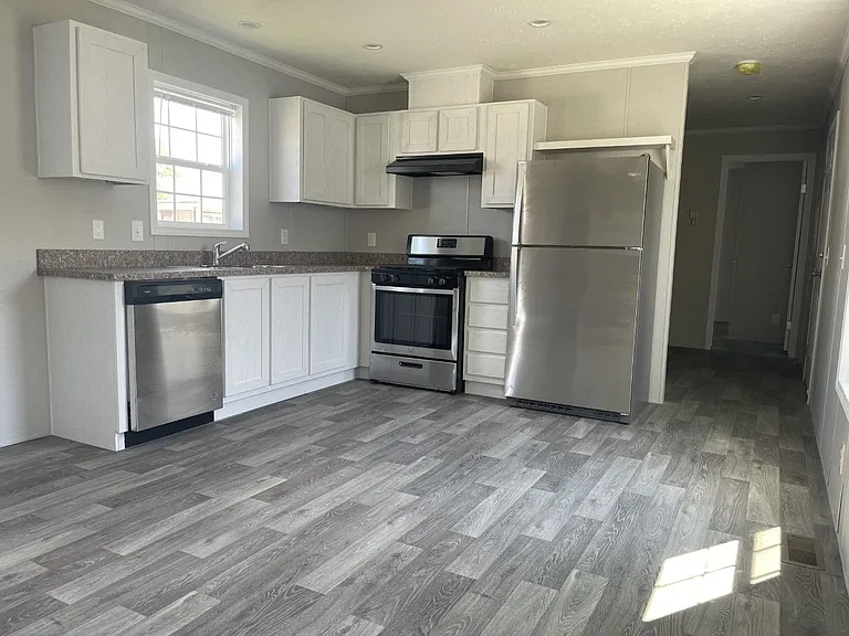 Regency Pointe — Photo 4