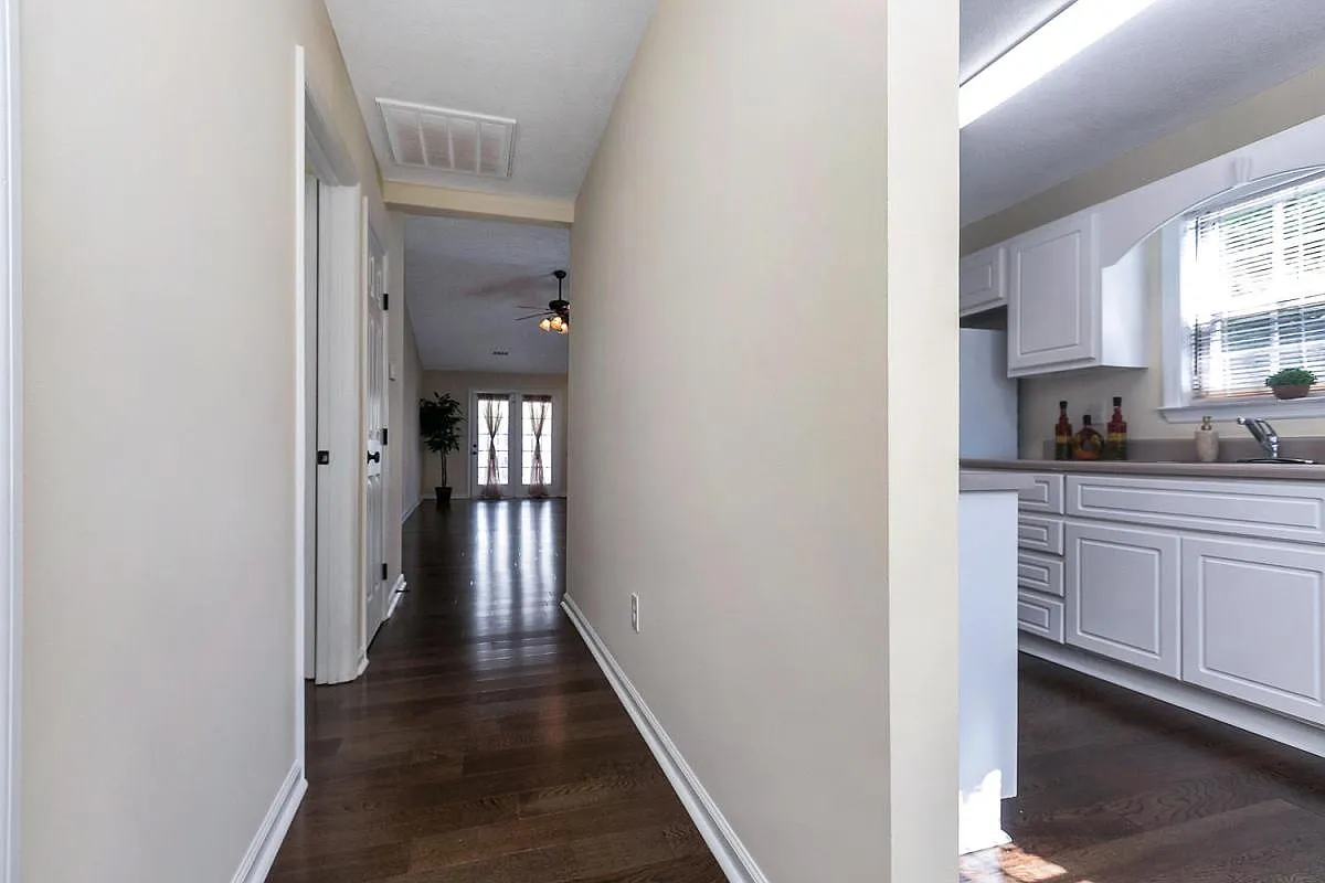 2 bed, 1200 sqft, $1,295 — Photo 3