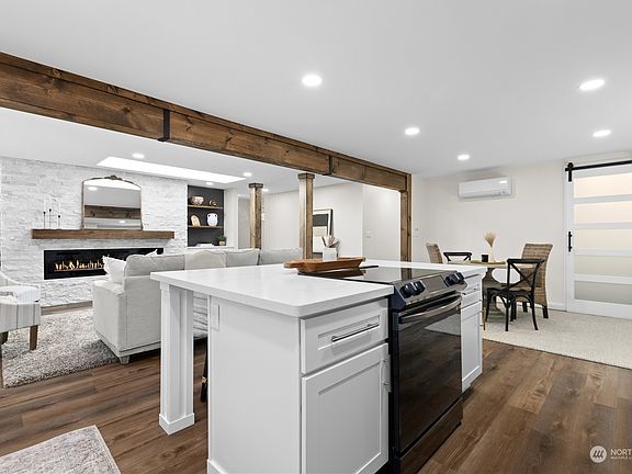 2nd image of 110 Haman Lane W
