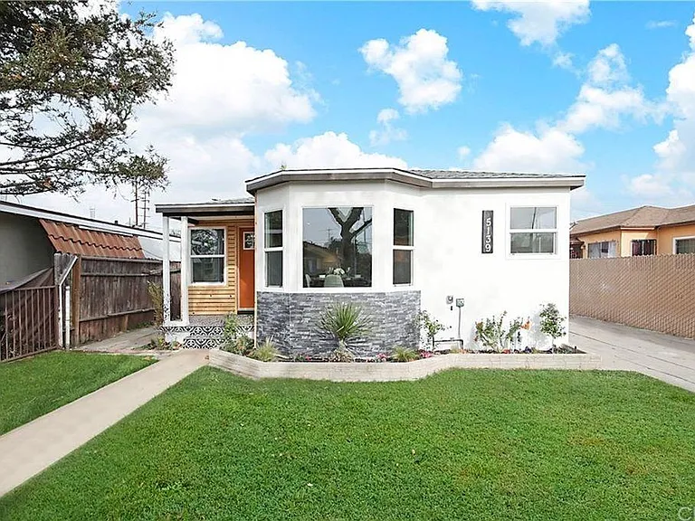 McCallum Ave — Photo 1