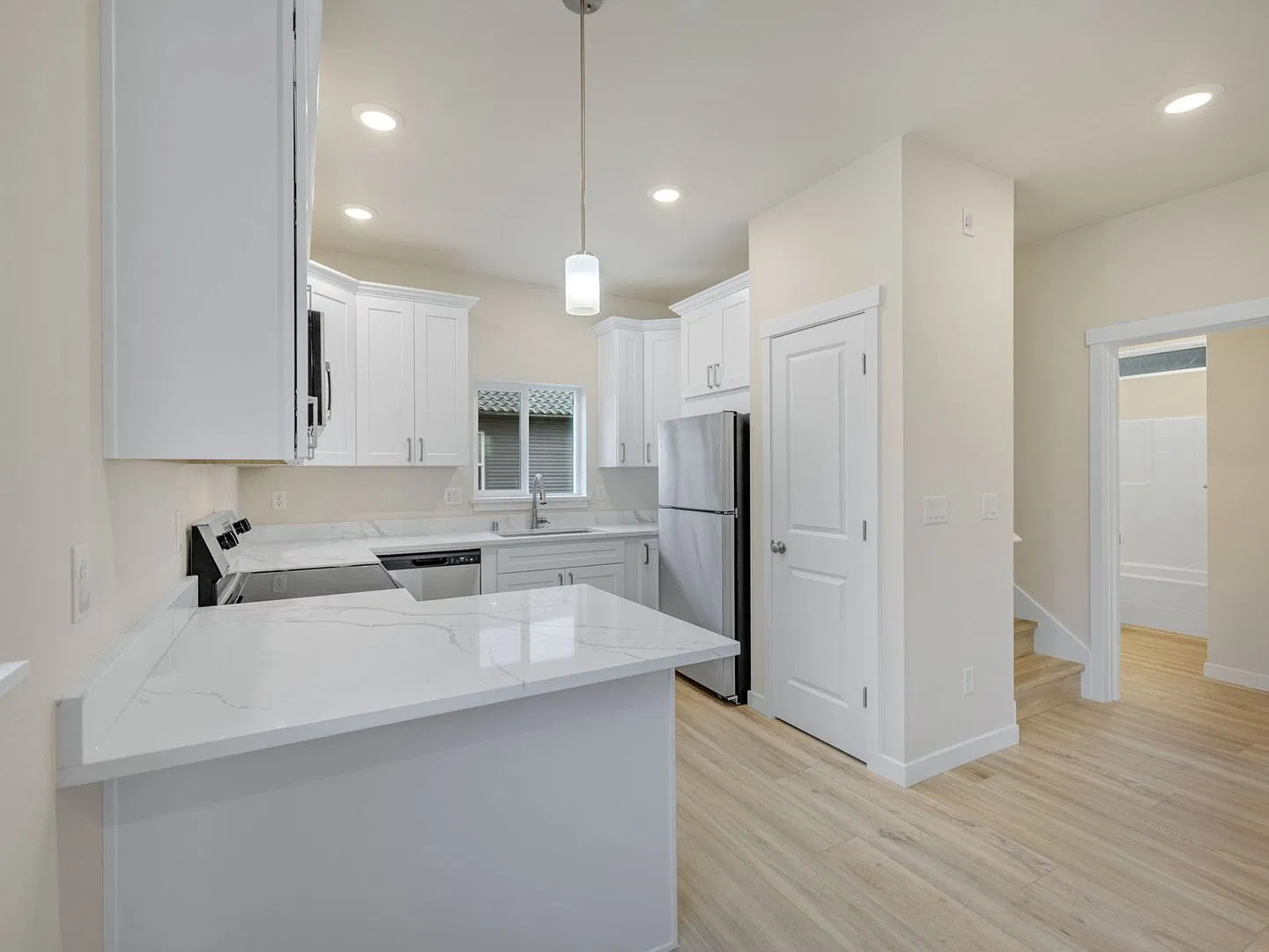 Brand-New Detached 3-Bedroom Home Near Point Ruston A/C & Alley Parking! — Photo 4