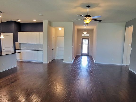 4th image of 105 Headwaters Dr