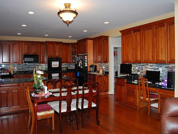 3rd image of 5023 Quell Ct