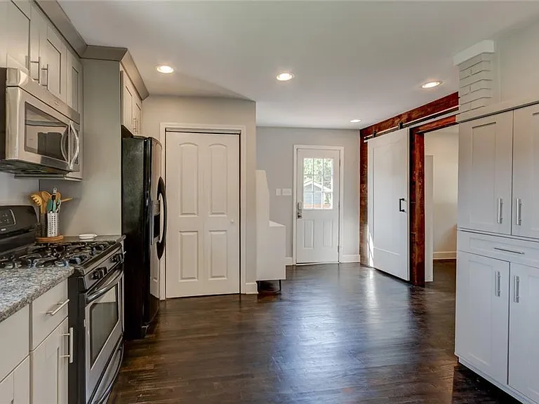 1848 Winthrop Dr SE — Photo 14