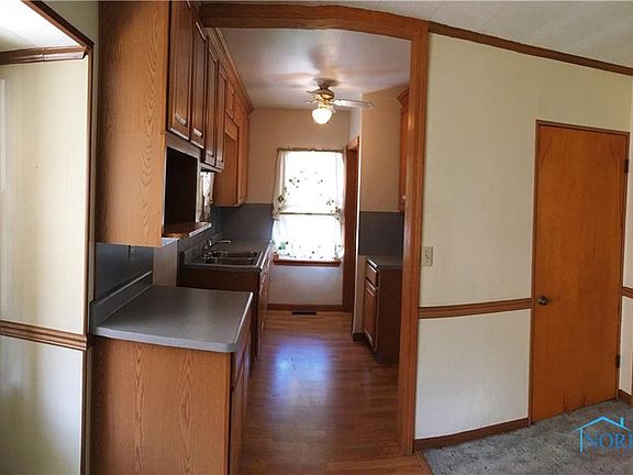 5th image of 1009 N Main St